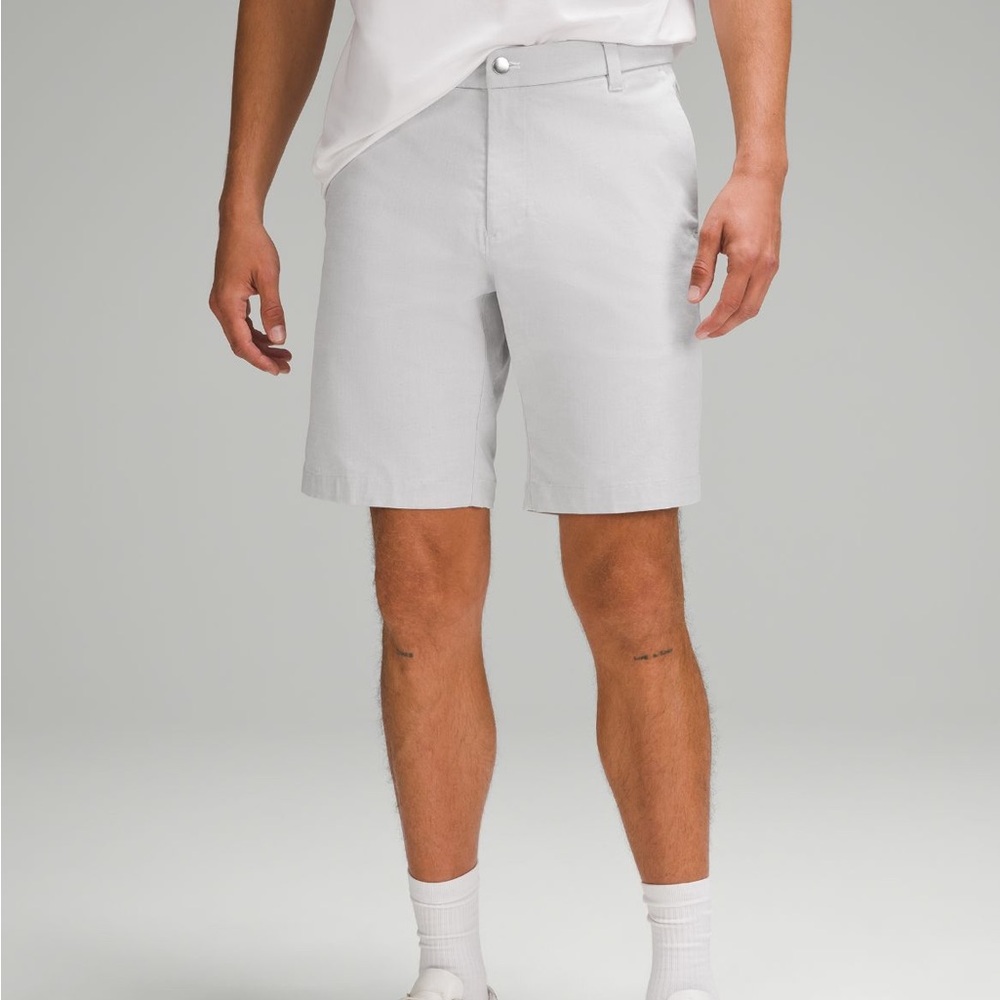 NWOT Men’s Lululemon Chino Shorts.